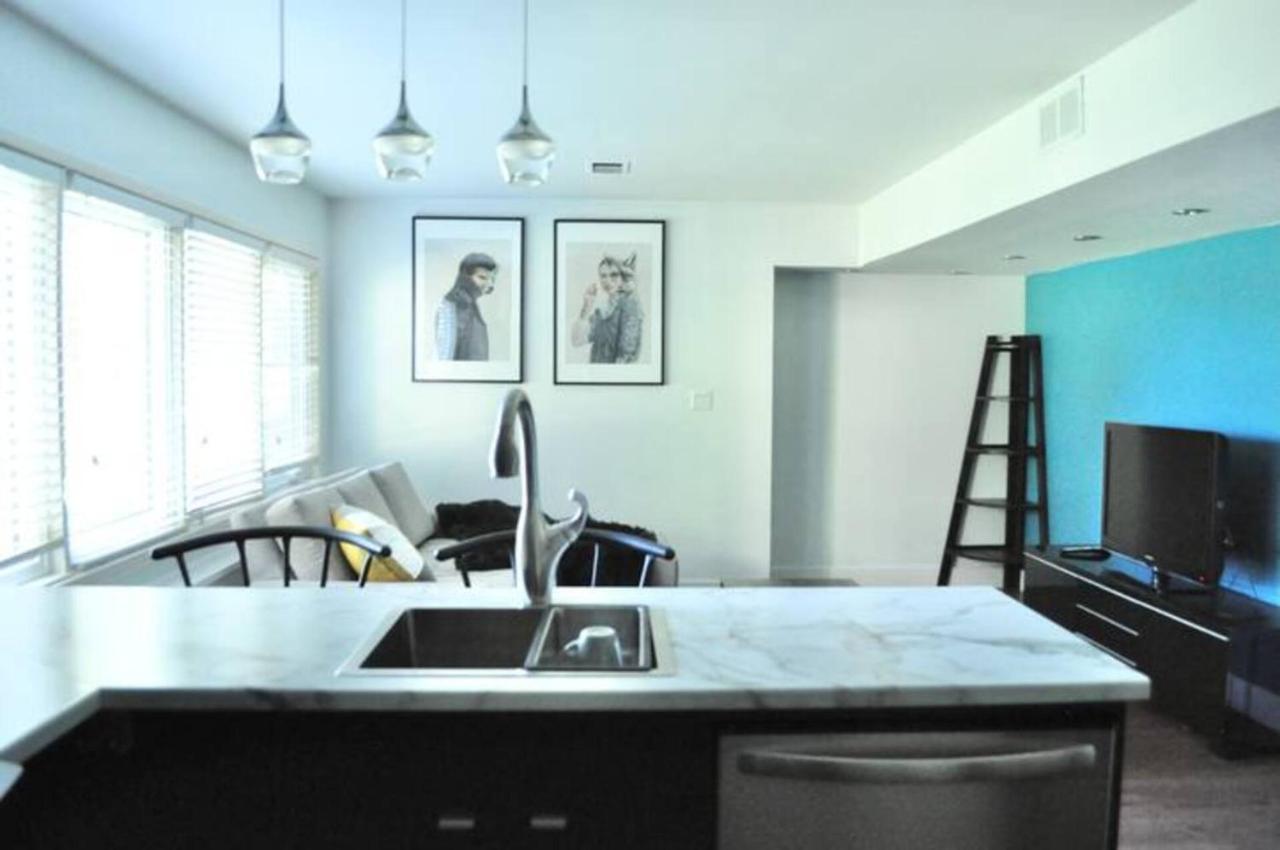 Cozy 1 Bd Suite Centrally Located North Vancouver Buitenkant foto