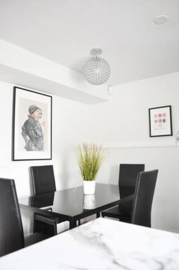 Cozy 1 Bd Suite Centrally Located North Vancouver Buitenkant foto