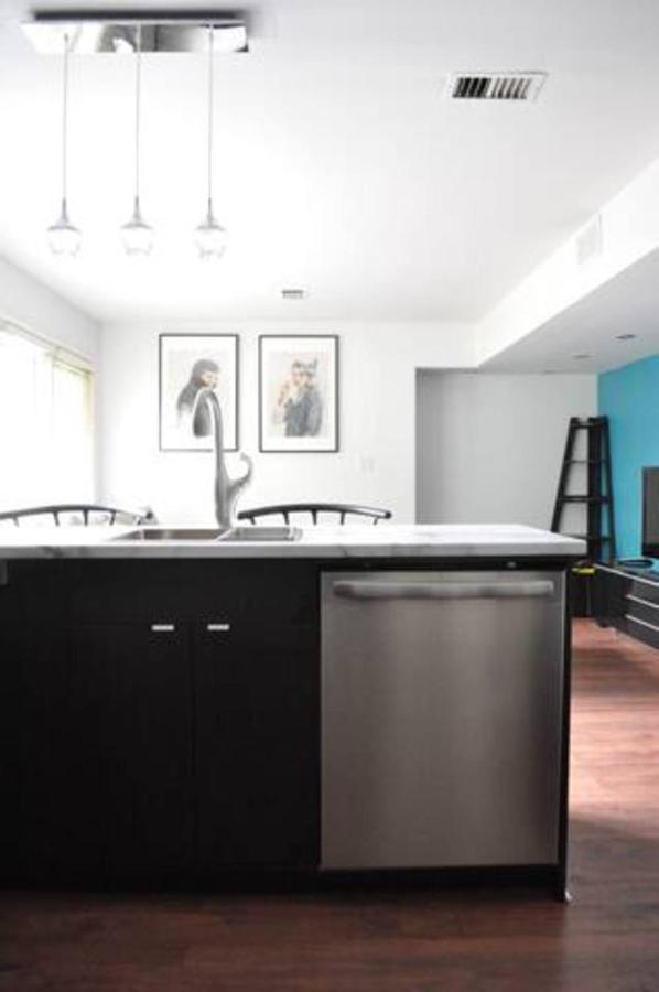 Cozy 1 Bd Suite Centrally Located North Vancouver Buitenkant foto