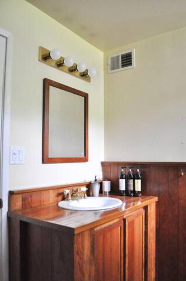 Cozy 1 Bd Suite Centrally Located North Vancouver Buitenkant foto