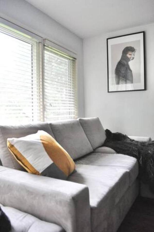 Cozy 1 Bd Suite Centrally Located North Vancouver Buitenkant foto