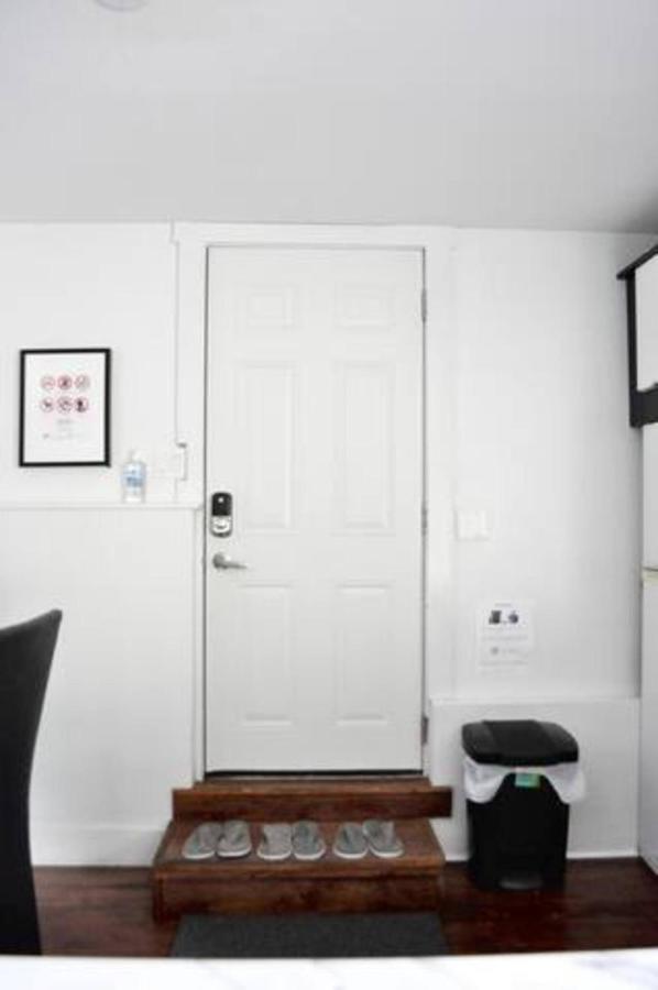 Cozy 1 Bd Suite Centrally Located North Vancouver Buitenkant foto