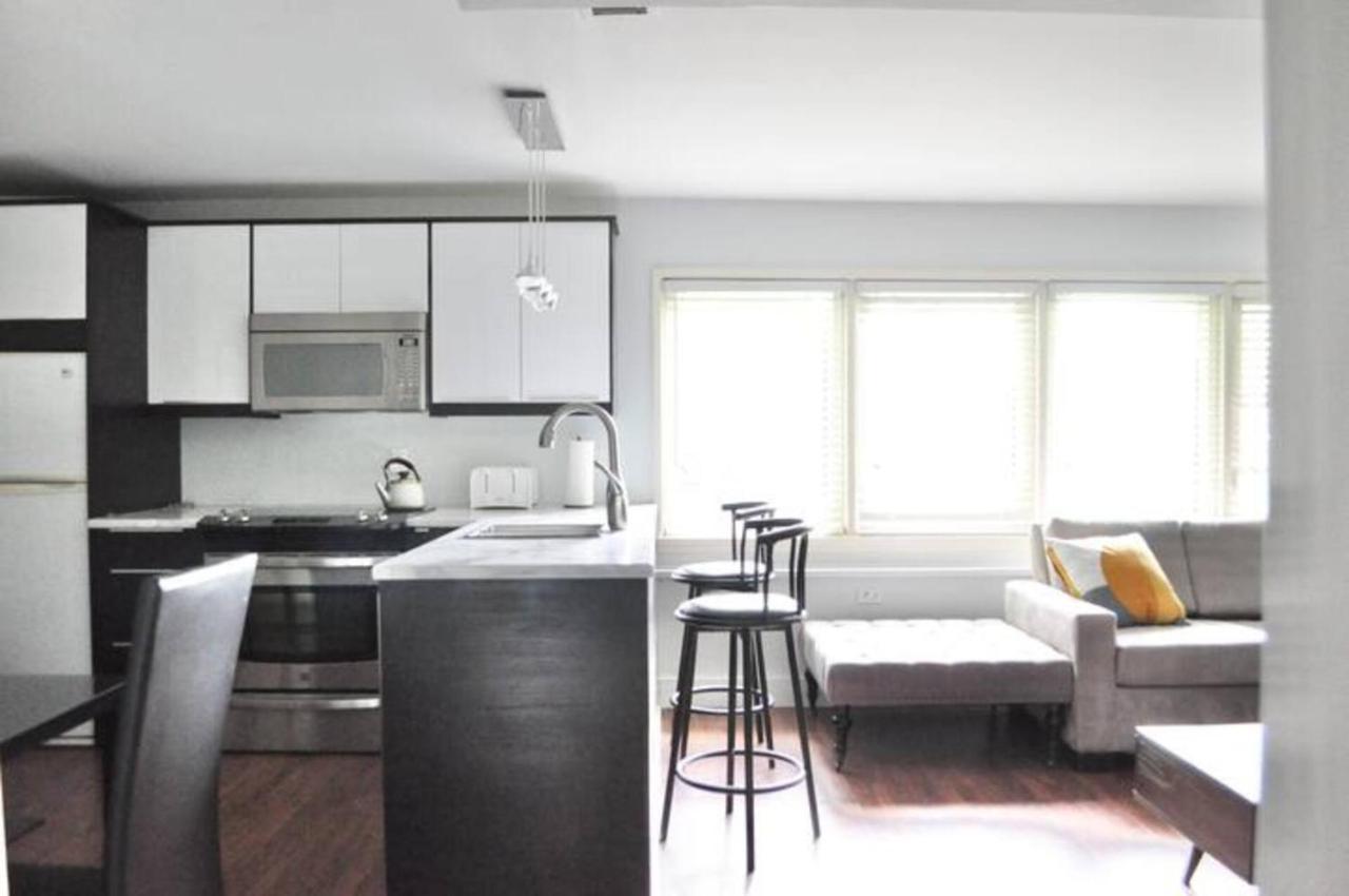 Cozy 1 Bd Suite Centrally Located North Vancouver Buitenkant foto